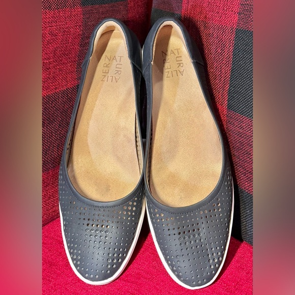 Naturalizer “Sam 2” wedge slip ons - Picture 3 of 6